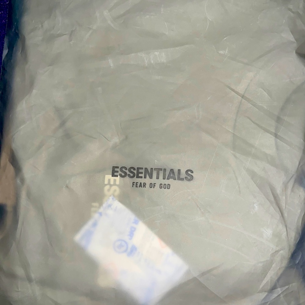 ESSENTIAL F O G
